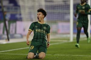浙江FC副总薛军谈王钰栋未来：留洋规划与全运会任务并重，一线队出场机会是关键