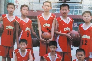 偏执少年贺希宁的篮球之路：从决绝跳车到CBA队长的痛苦与成长