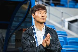 河南队客场3-1胜深圳新鹏城迎首胜 南基一帅位危机引关注