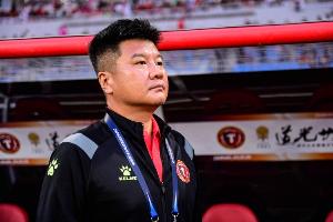 辽宁铁人2-0广州豹：李金羽战术制胜，姆本扎梅开二度助球队登顶中甲