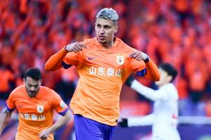 泰山5-1大胜西海岸，克雷桑戴帽领跑中超射手榜，球队迎两场关键战