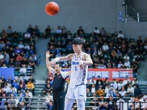 北控男篮VS北汽男篮季后赛第三场前瞻：曾凡博带伤出战，廖三宁或缺席